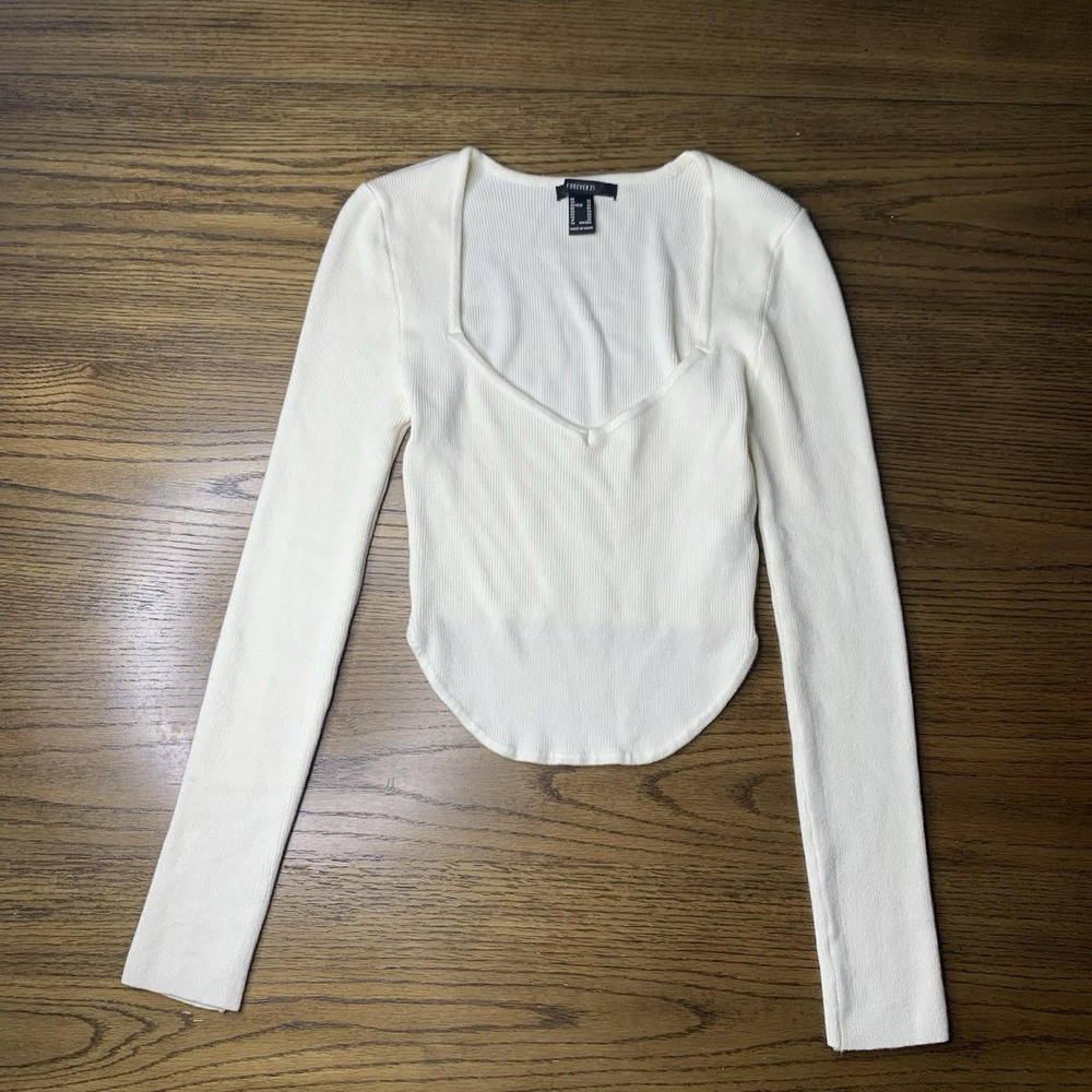 Forever 21 Women's Ribbed Long Sleeve Sweetheart-Neck Crop Top in Cream
